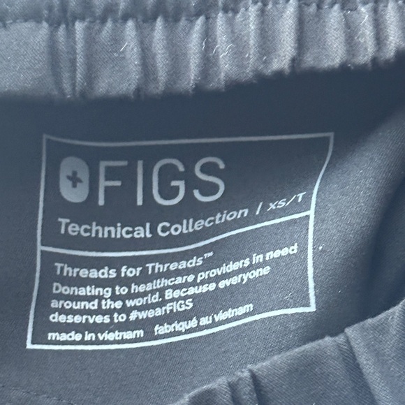 Figs Scrubs Set - Picture 5 of 5